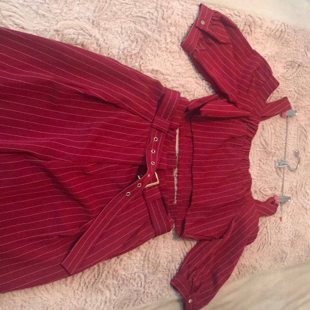 Red two piece - Picture 4 of 5